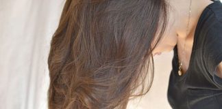 7 bước tự tạo mái tóc xoăn quyến rũ - 4