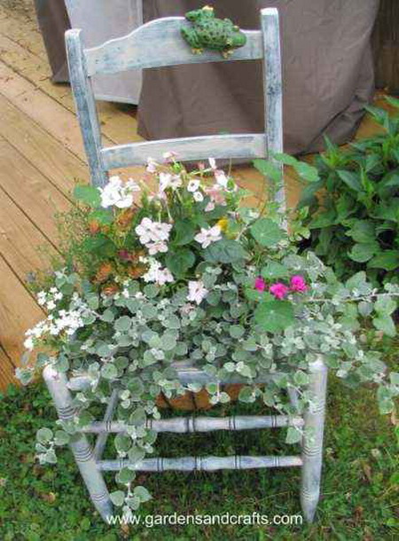 Biến ghế cũ thành bồn hoa rực rỡ | ảnh 21