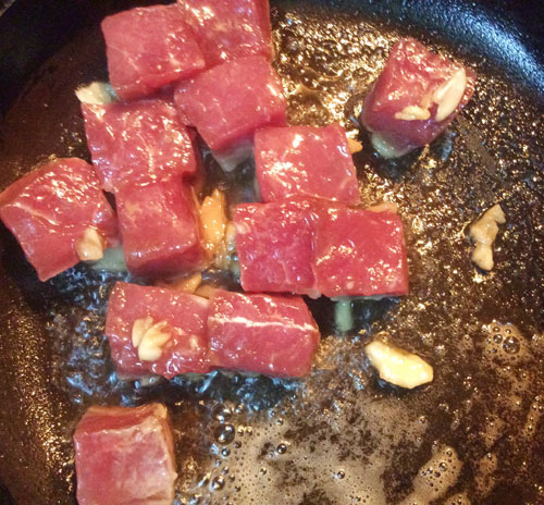 Cách làm món bò lúc lắc, khoai tây cực hấp dẫn - 4