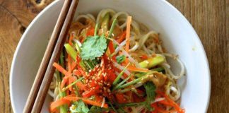 Cách làm mì lạnh ngon tuyệt, dai giòn không nát 