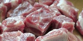 Sườn-xào-chua-ngọt-cà-chua-ăn-miếng-nào-hết-miếng-ấy-1