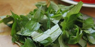 Hướng dẫn làm sò huyết xào rau răm - 1