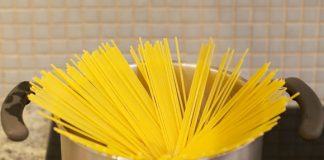 Mẹo nấu mỳ ống hải sản chuẩn ngon