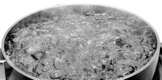 Uống nước đun sôi để nguội có hại cho sức khỏe, đúng hay sai? - 1