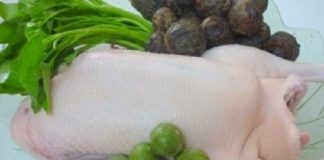 Cách làm lẩu vịt om sấu ngon quên sầu cho cuối tuần-1