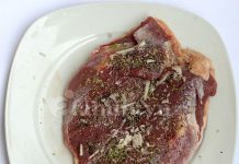 Làm sao để nấu vịt om cốt dừa? - 1