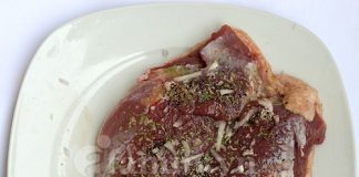 Làm sao để nấu vịt om cốt dừa? - 1