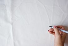 cach_may_tui_xach_da_hinh_chu_meo_cuc_dang_yeu