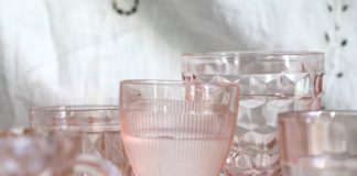 Cách cắm hoa để bàn mùa thu