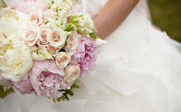 Cách giữ hoa cưới tươi lâu giúp cô dâu xinh đẹp rạng rỡ