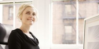 Bí quyết giảm cân cho chị em ngay nơi công sở - 1