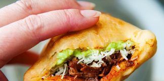 Bánh tiêu kẹp thịt bò lúc lắc ăn cực ngon 12