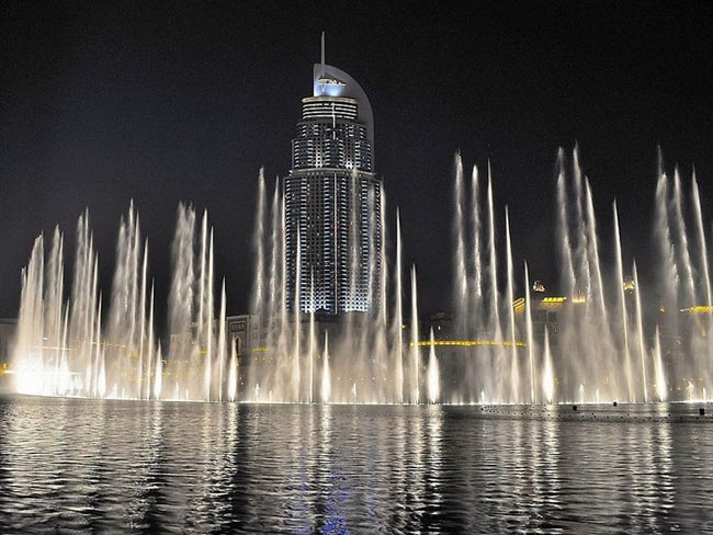 Đến thăm đài phun nước lớn nhất thế giới ở Dubai - 4