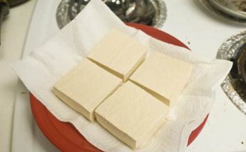 Cách làm đậu phụ sốt cà chua dân dã mà ngon cơm