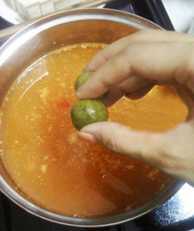 Cách nấu canh nấm kim châm chua cay ngon nhất 11