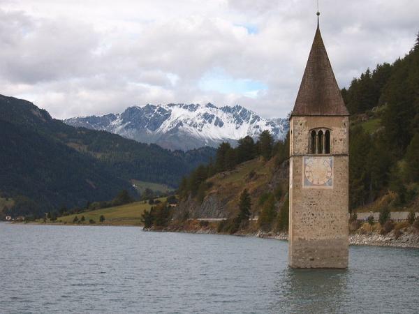 7 nhà thờ 'bị ngâm' nổi tiếng nhất thế giới - 4