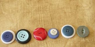 Hướng dẫn làm vòng tay độc đáo kết bằng khuy - 1