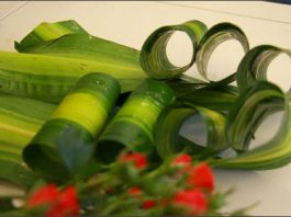 Lấy hồng tỉ muộn học cách bó hoa đẹp 20/10 tặng chị em gái1