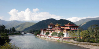 Những địa điểm du lịch độc đáo nhất hành tinh