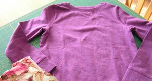 Mẹ trổ tài phép thuật với váy xòe xinh xinh cho con gái - 1