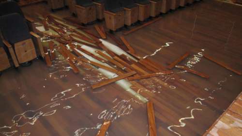 Cách xử lý sàn gỗ bị phồng do ngập nước mùa mưa bão