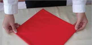 Gấp khăn ăn đẹp cho bàn tiệc  - 1