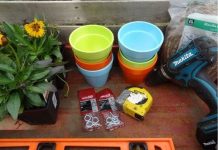 Làm giá để chậu hoa treo tường làm đẹp sân vườn - 1