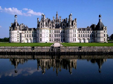 Những tòa lâu đài 'hút' khách nhất thế giới - 3
