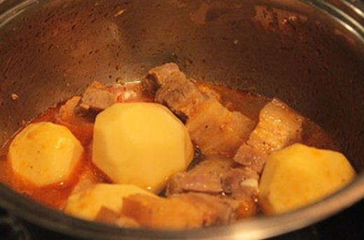 Cách làm thịt ba chỉ kho khoai tây  - 5