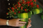 Cách bó hoa đơn giản tặng người thân 3
