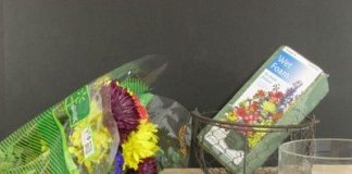 Cách cắm hoa 8/3 kiểu giỏ cực dễ thương dành tặng nàng - 1