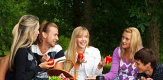 “Cuộc chiến” giảm cân cho người thân