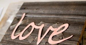 Cách làm tranh chữ làm từ len trang trí nhà thêm độc đáo - 1