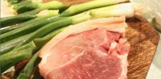 Cách làm thịt heo om hành đậm đà ngày đông  - 1