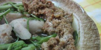 Cách nấu canh cua khoai sọ rau rút ngon - 1