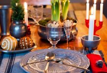 8 cách bày bàn ăn kiểu Âu cho bữa tối Giáng sinh 8 cách bày bàn ăn kiểu Âu cho bữa tối Giáng sinh - 1