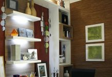 Bàn làm việc cần có kích thước nhỏ gọn, phù hợp với không gian nơi làm việc.