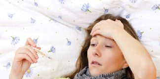 Sốt và đau đầu được coi là một kết hợp chết người. Ảnh: ojushealthcare