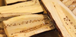 Cách làm cà tím nhồi tôm thịt nướng  - 1