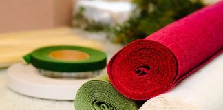 Cách làm hoa hồng bằng giấy nhún tuyệt đẹp cho bạn