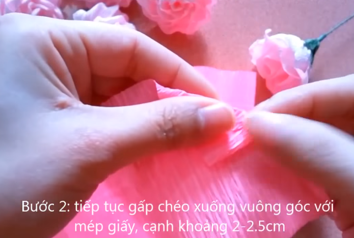 Chi tiết cách làm hoa hồng xoắn giấy 'để ai cũng làm được'3