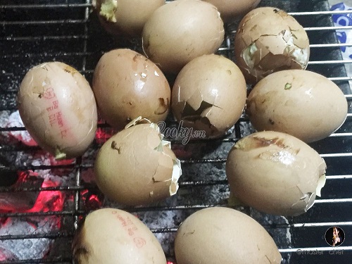 Cách làm trứng gà nướng kiểu Thái Lan8