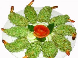 la-mieng-voi-mon-tom-chien-com