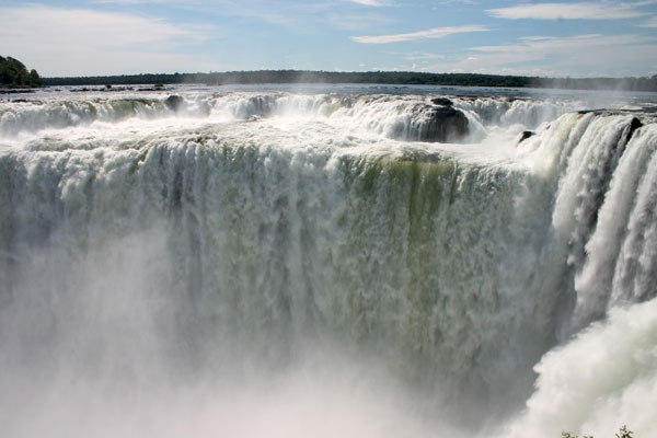 Khám phá thác nước hùng vĩ nhất Nam Mỹ  - 4