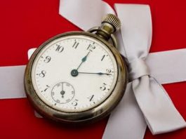 Nên hay không nên tặng đồng hồ khai trương tân gia? - 1