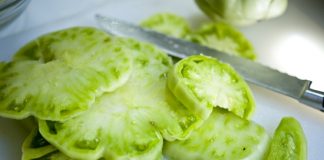 Cách làm snack cà chua ngon miệng, đẹp da - 1