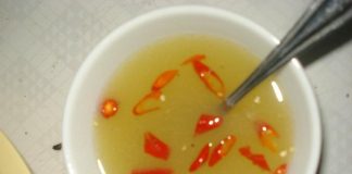 canh-chua-cá-khoai-rau-cần-đổi-vị-bữa-trưa-hè-nắng-2