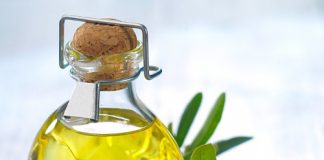 Cách trị da khô nứt nẻ mềm mại, mịn màng như da em bé