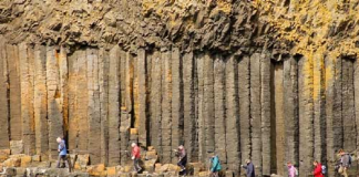 Đảo đá lạ kỳ của 'người ngoài hành tinh'