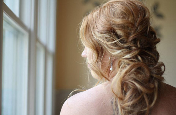 17 mẫu tóc buộc lệch đẹp cho cô dâu - 9